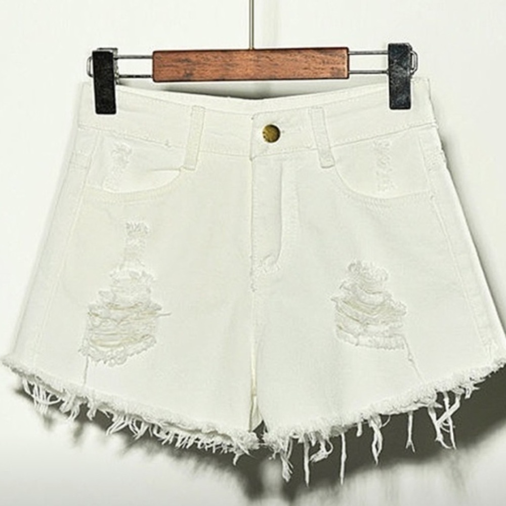 High waist distressed shorts with fringe NWOT